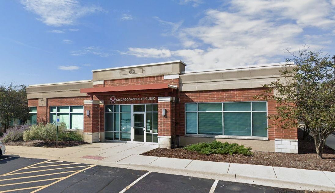 Exterior of our Chicago Vascular Clinic location